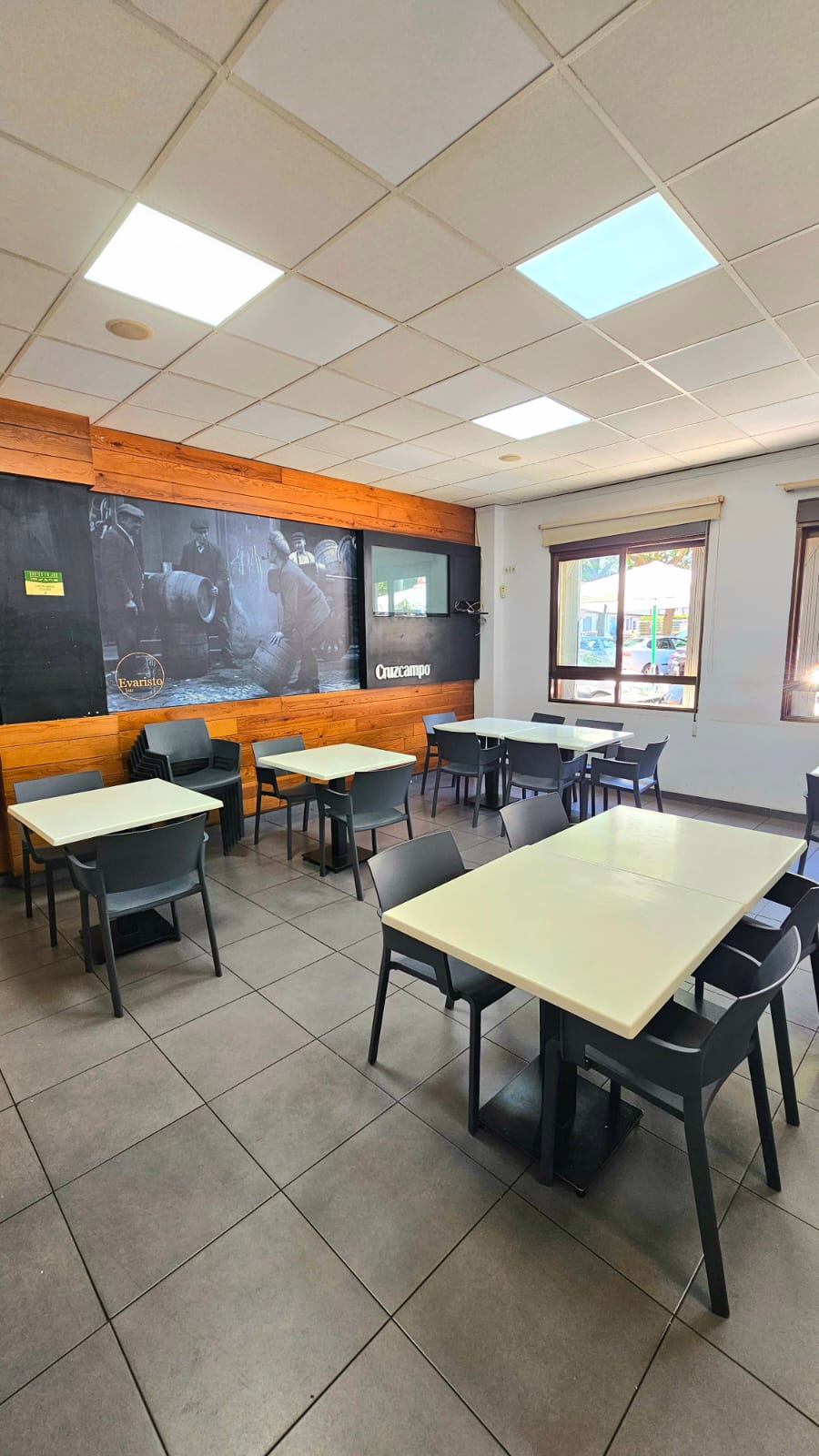 Zona interior de Bar Evaristo